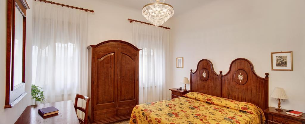 Casa Rezzonico Bed & Breakfast 2*